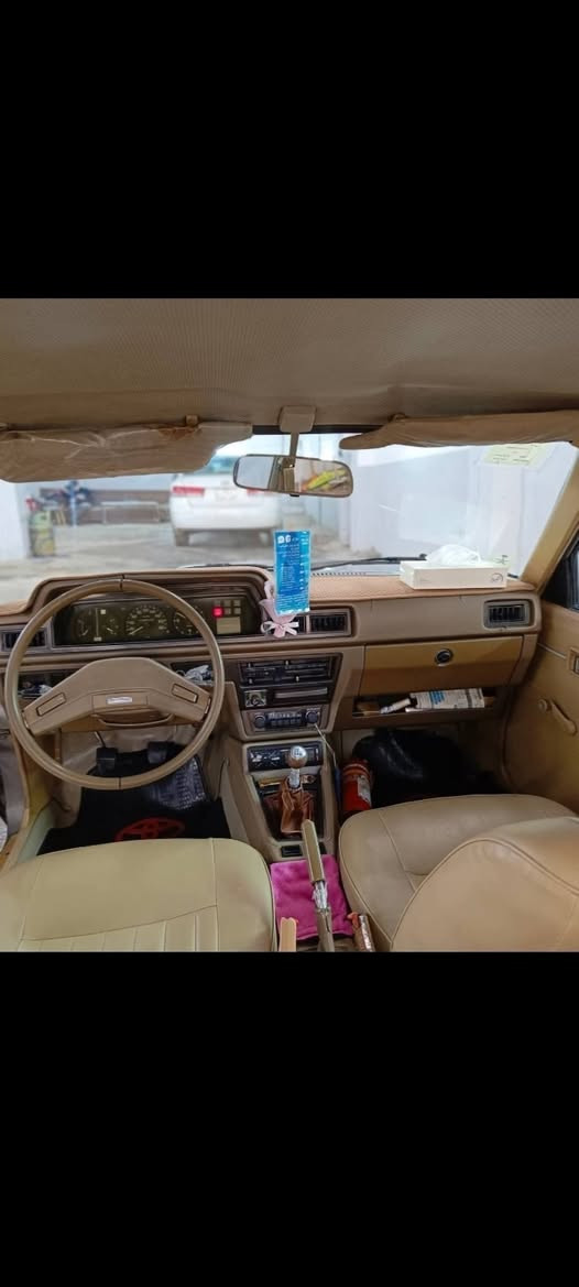 سلام عليكم من رخصة الادمن للبيع كرونة موديل 82 مسجلة بلادية رقم نينوى مشروع وطني شرط التحويل موجودة بغداد السعر 50 ورقة ت  ***********
