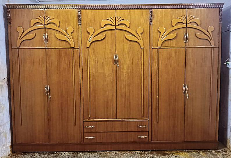 كنتور ست ابواب صاج داخل وخارج  مستخدم 
*********** يوجد توصيل ب أجرة
