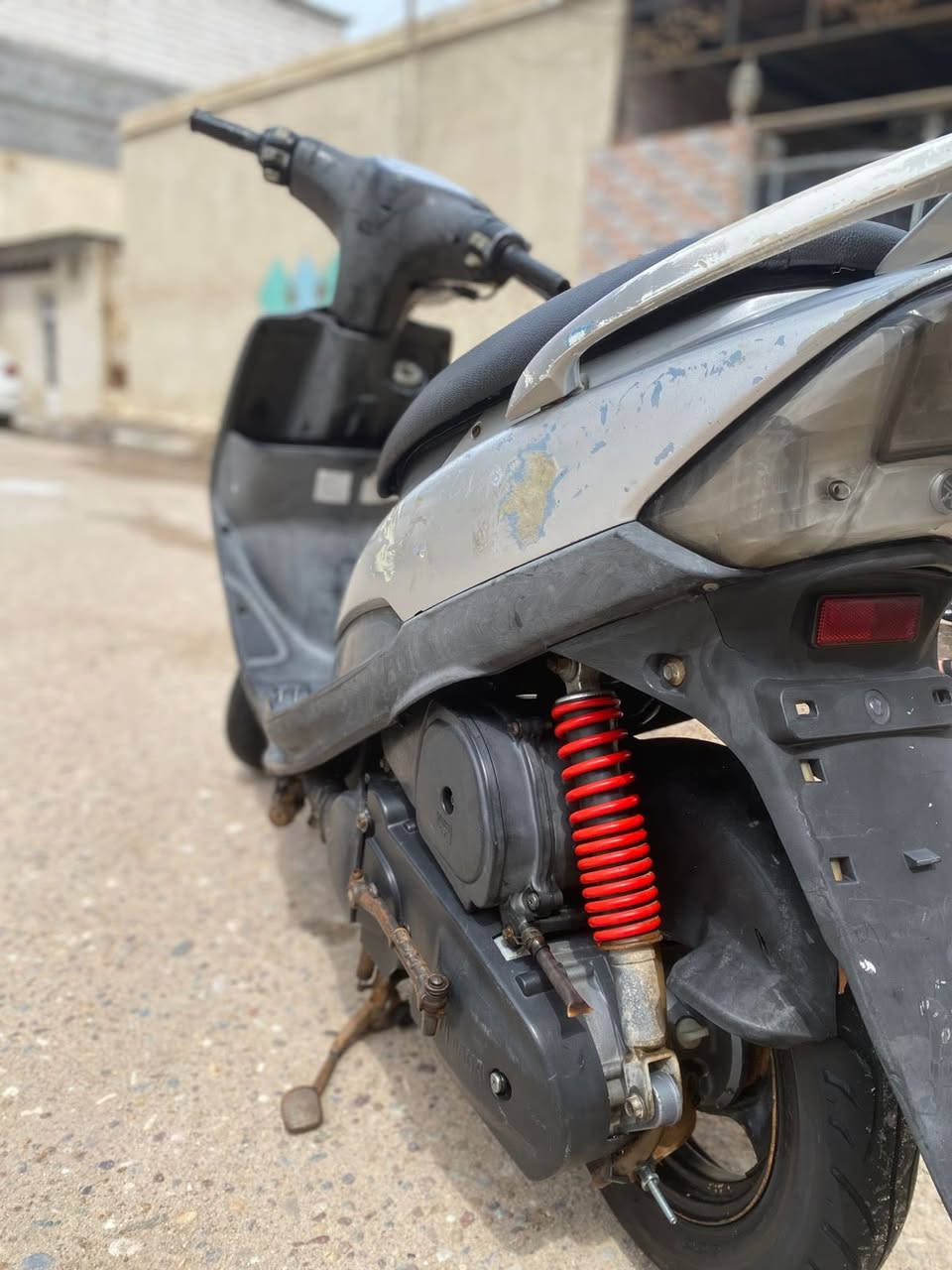 سلام وعليكم دراجه ماكس عدله للبيع بلاديه بوشه 49 كلشي شغال مابيها نقص السعر 725 وبيها مجال مكاني بصره الجبيله هذا رقمي ***********
