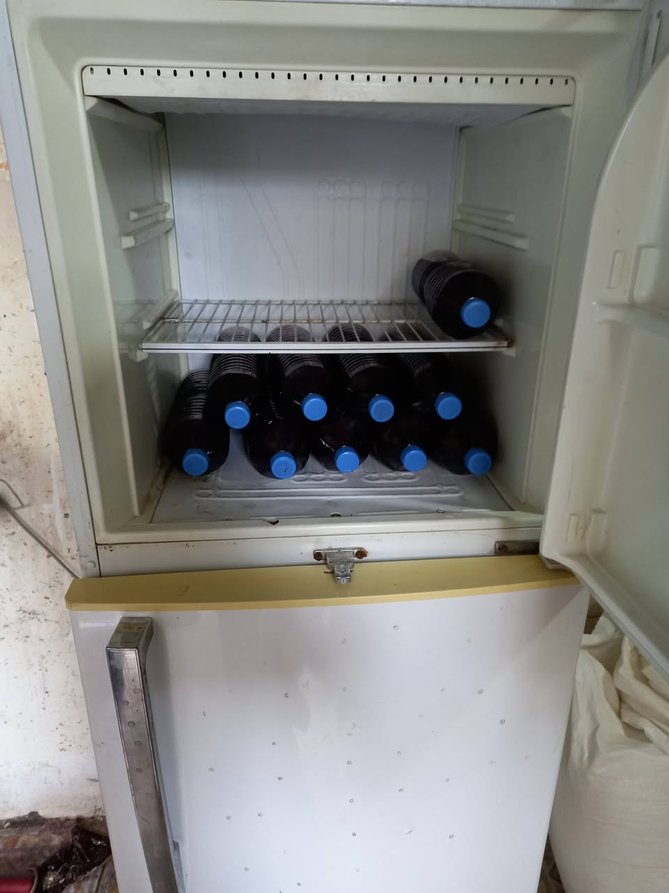 ثلاجه للبيع شغاله اي عيب ما بيها سعر 100 وبيها مجال تعال خاص وتدلل


**إذا كنت صاحب هذا الإعلان وتريد حذفه لأي سبب، رجاءا أرسل رسالة إلى الدعم الفني**