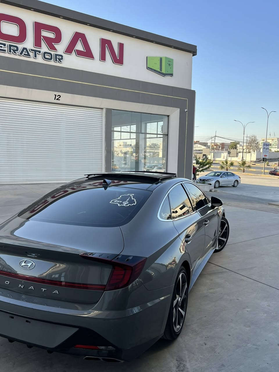 سوناتا 2023
فولل ما عدا كيج الاكتروني 
الون سمنتي المرغوب 
16 تيربو 
السيارج جديده ابمعنا الكلامه 
الضرر بوند فقط بدون دواخل شرط 
وبيها بارد شبر 
ماشيه34 ميل  
السعر 158وبيها مجال تترقم نينوى 
***********
*********** 
مكان السيارت موصل
