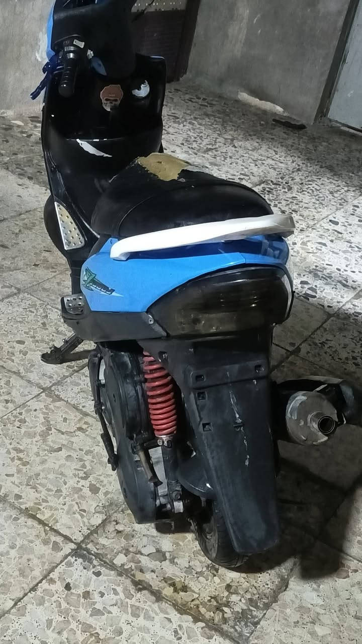 ماكس  عدله 120 كلشي مبيه مكينه حلوه نقصه بس عداد دراجه هندر مو سلف رياضي بس سلفه يحتاجله شخاطه دراجه بيها تزويد ستان صفح ويدات بريك وصلانصه وساستم اضائه وشيال مال محرك دراجه مكانه بغداد رايده ب 400 وبيه مجال بسيط 
*********** بي واتساب
