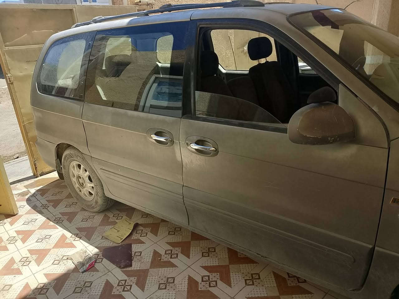 كيا كرنفال2000 للبيع كير ومحرك نضيف محرك كاز جديد 
رقم كركوك الماني سنوية لل2029تحويل ثاني يوم 
يرادلها شويه ترتيب 
السوبر مايشتغل 
والبور ضعيف 
السعر 35 وبيها مجال قليل
المكان صلاح الدين الدجيل
***********
