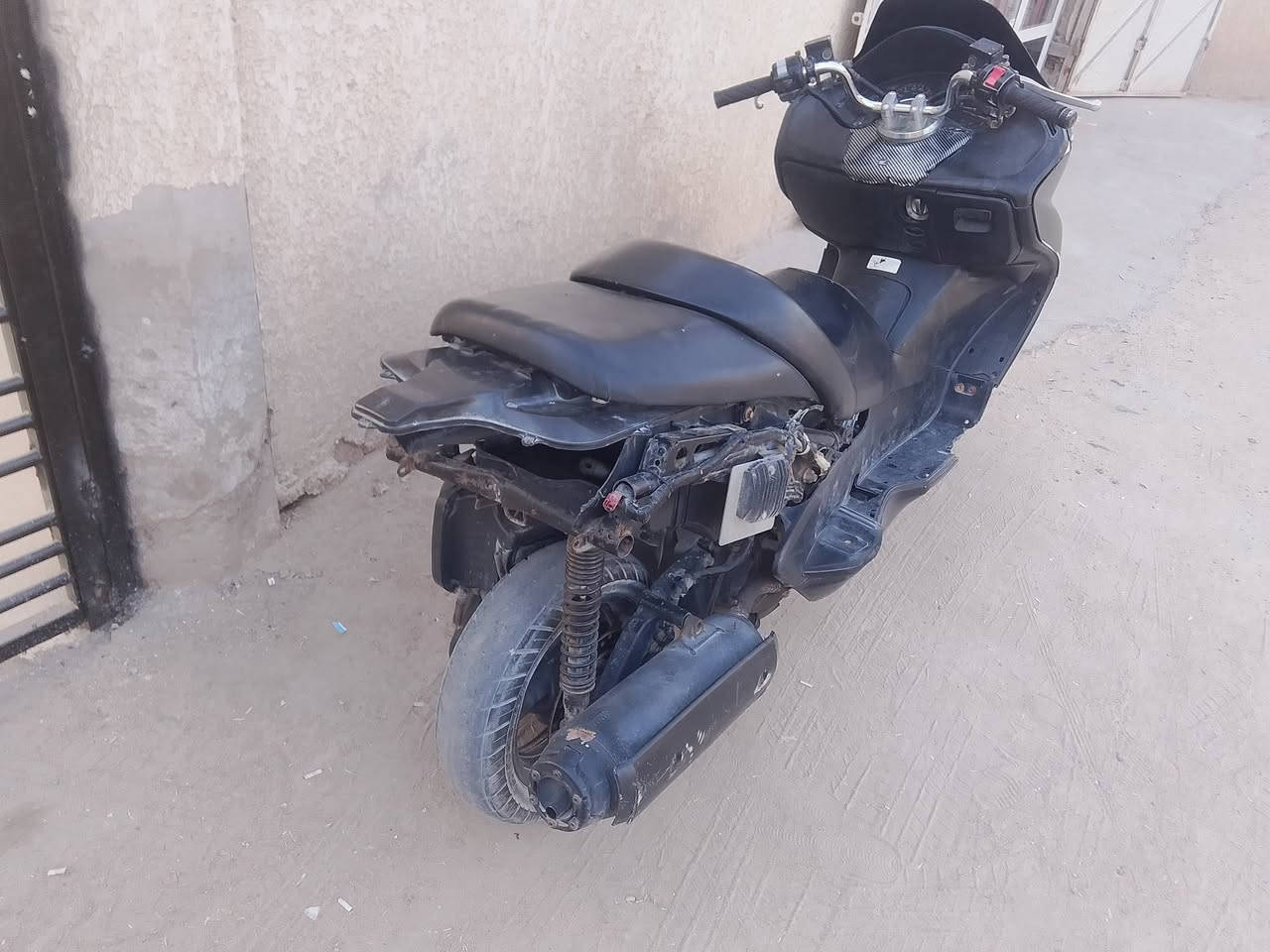 سلام عليكم دراجه فورزه صفر 8 للبيع دراجه جاهزه وحلوه مكينه تخبل شلعه تشك الكاع لايت زنون المكان البصره ابو الخصيب السعر 500 وبيهه مجال ***********
