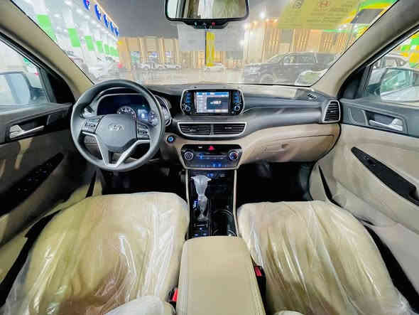 سلام عليك شباب توسان موديل 2021 وارد امريكي حادثها كلش حلوة طخة بسيطة بل بنيد بدون اي دواخل محرك 2400 كير ومكينة خير من الله جاهزات صدر كلة جديد تخم تاير قبل سبوع مشدود تبريد ثلج مواصفات السيارة نص فول  سيارة جاهزة مال جناي كلش نضيفة استخدام شخصي ماشية 82 الف 
سيارة جداً محافظ عليها رقم بغداد الماني تحويل ثاني يوم وين ما يعجبك 
عنواني بغداد 
للستفسار اكثر اتصل ***********
الشراي يتصل واني خادم للجميع 
ممتواجد على النت الرجاء اتصال فقط
