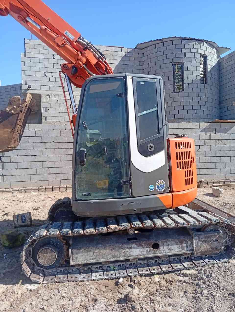 السلام عليكم حفاره لبيع موديل 2013 كفاله عامه
***********
