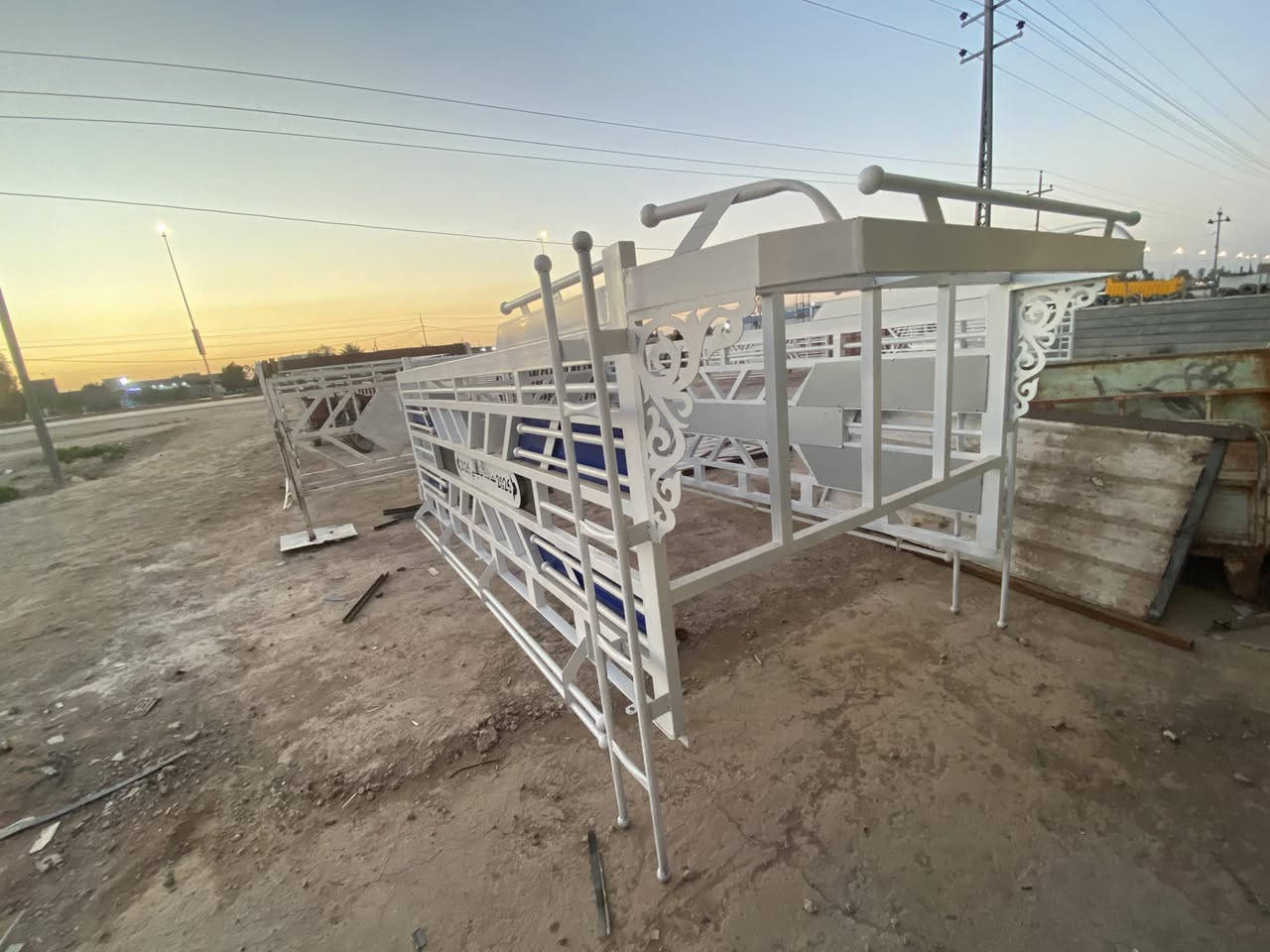 .
سلام عليكم 

محجر فحل للبيع 

ارتفاع متر 

حديد مليم وثمانيه تارس 

عنوان بابل الكفل 

***********
