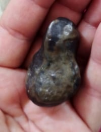 حجر قديم • أسود • للبيع