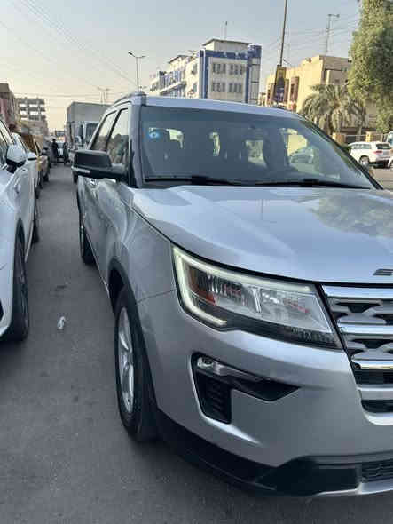 السلام عليكم 
من رخصة الادمن 
فورد اكسبلور XLT  2019 
محرك 6 سلندر  3.5
بصمة أبواب وبصمة تشغيل 
رادار جانبي 
كشنات مخمل + اماميات كهرباء 
تحكم ستيرن فول 
صندوق كهرباء 
اشاير بالمرايا
شاشة حجم كبير 
حساسات خلفية 
كود خارجي للقفل السيارة والفتح 
تبريد ثلاث قطع امامي وسط خلفي 
كير محرك لوك 
سنوية ورقم جديد بأسمي 
حادث موضح بالصور 
ماشية 75 الف كيلو 
السعر 210$
***********
