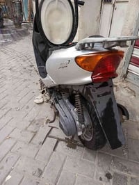 دراجه عصفوري للبيع مكفوله كفاله عامه وبيه بصمه تقفل الدراجه مكينه ناعم...