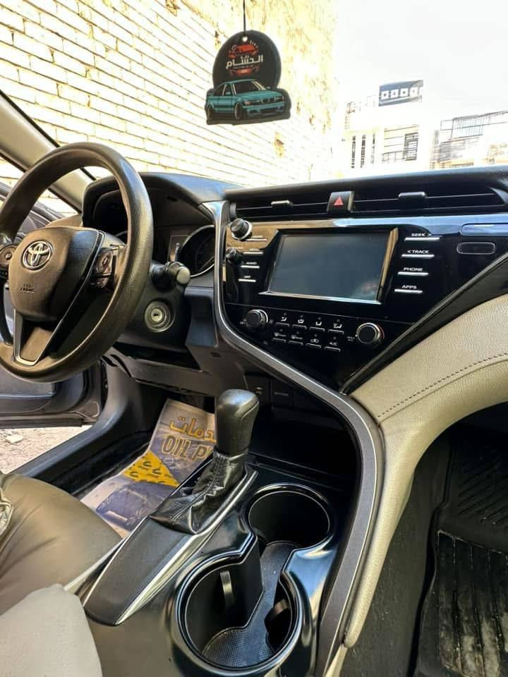 السلام عليكم للبيع فقط كامري موديل 2019 وارد امريكي مواصفات السيارة Le
ماشيه 98 الف 
رقم بغداد 
سياره نضيفه وجاهزه بدون نقص 
مكان السياره بغداد 
السعر 155
الاتصال ***********
