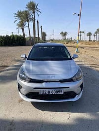كيا ريو  محرك 1600 السياره بيه قطعتين بدون دواخل جاملغ وباب   موديل 20...