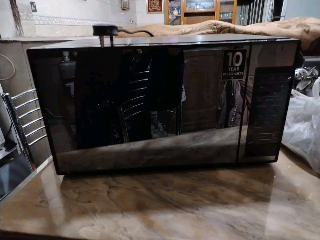 مايكرو وايف وقلايه وميز وميز طعام للبيع البنوك ***********
