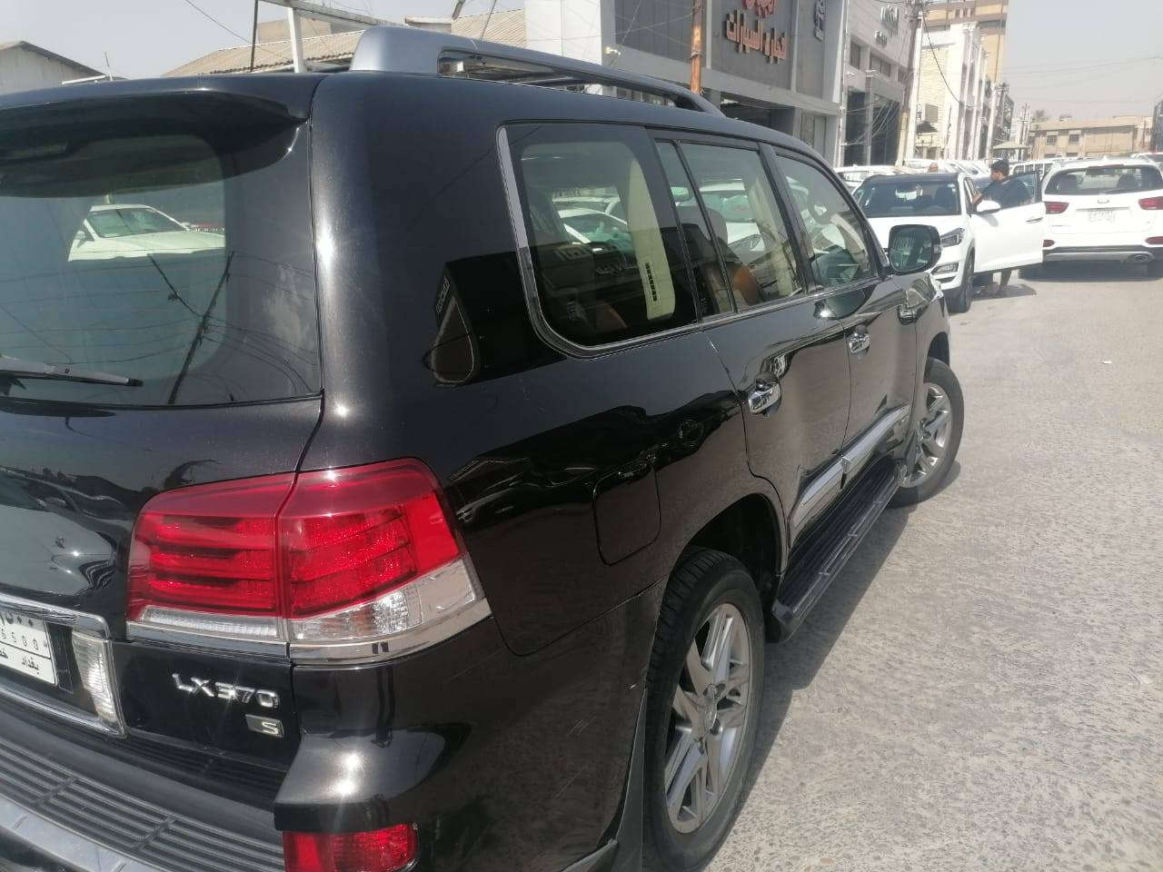 للبيع لاندكروز لكزز موديل 2013
خليجي الون اسود
بيها صبغ جاملغ خلفي وطخات خفيفه
السونار ناشره ويه الصور
الكزز معروفه الموصفات مالتها مايحتاج اشرح
السعر المطلوب 35000 $
وبيها مجال للشراي
الاتصال على الهاتف ***********
