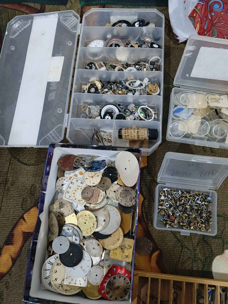 السلام عليكم قطع غيار كلشي موجود بيهن يخص الساعات القديم ابيعهم كلهم 200 مكينه تقريبن يفيدنك خلي سعر وخذهن


**إذا كنت صاحب هذا الإعلان وتريد حذفه لأي سبب، رجاءا أرسل رسالة إلى الدعم الفني**