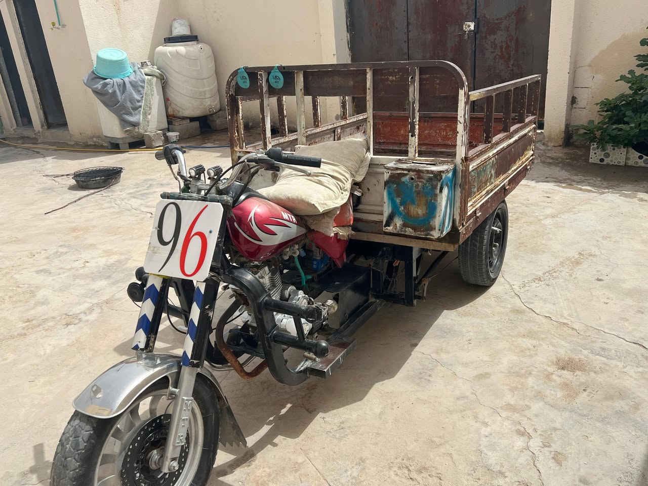 ستوته للبيع اوراق اصوليه محرك جديد مامفتوح اكسن لطش كهربائيات شقاله سعر 1350 وبيه مجال رقم تواصل *********** مكان زبير
