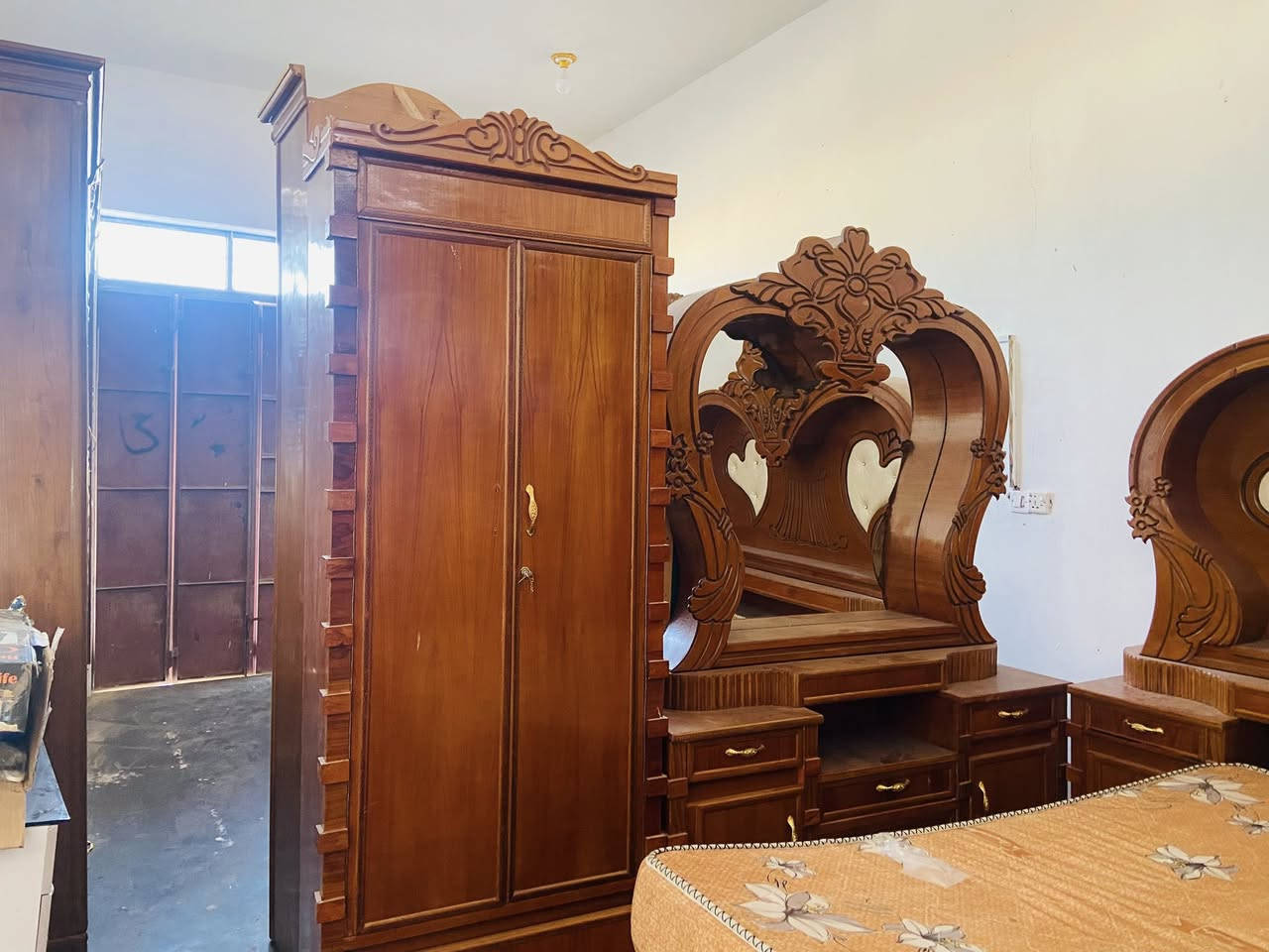 سلام عليكم اخوان عندي غرفه نوم عراقي نضافه فول شرط سعر مليون


**إذا كنت صاحب هذا الإعلان وتريد حذفه لأي سبب، رجاءا أرسل رسالة إلى الدعم الفني**