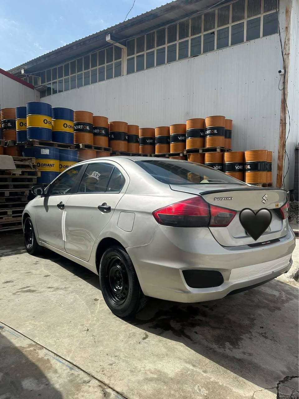 سلام عليكم 
ساسکۆکی سیاز یابانی 2015 
سەیارەیەکی بێ مەسرەف هەزەی تازەیە تایەی تازەیە
 تازە ڕۆنی گۆڕاوە  
چوار پارچەی بۆیاخە  یەک بست ساردی هەیە
گێڕ و مەکینە بە شەرت 
سەیارەکە ماڵی دۆستە 
ژ.م 📞   
0️⃣7️⃣7️⃣1️⃣7️⃣7️⃣4️⃣3️⃣7️⃣8️⃣7️⃣. 📞 السليمانية, العراق


**إذا كنت صاحب هذا الإعلان وتريد حذفه لأي سبب، رجاءا أرسل رسالة إلى الدعم الفني**