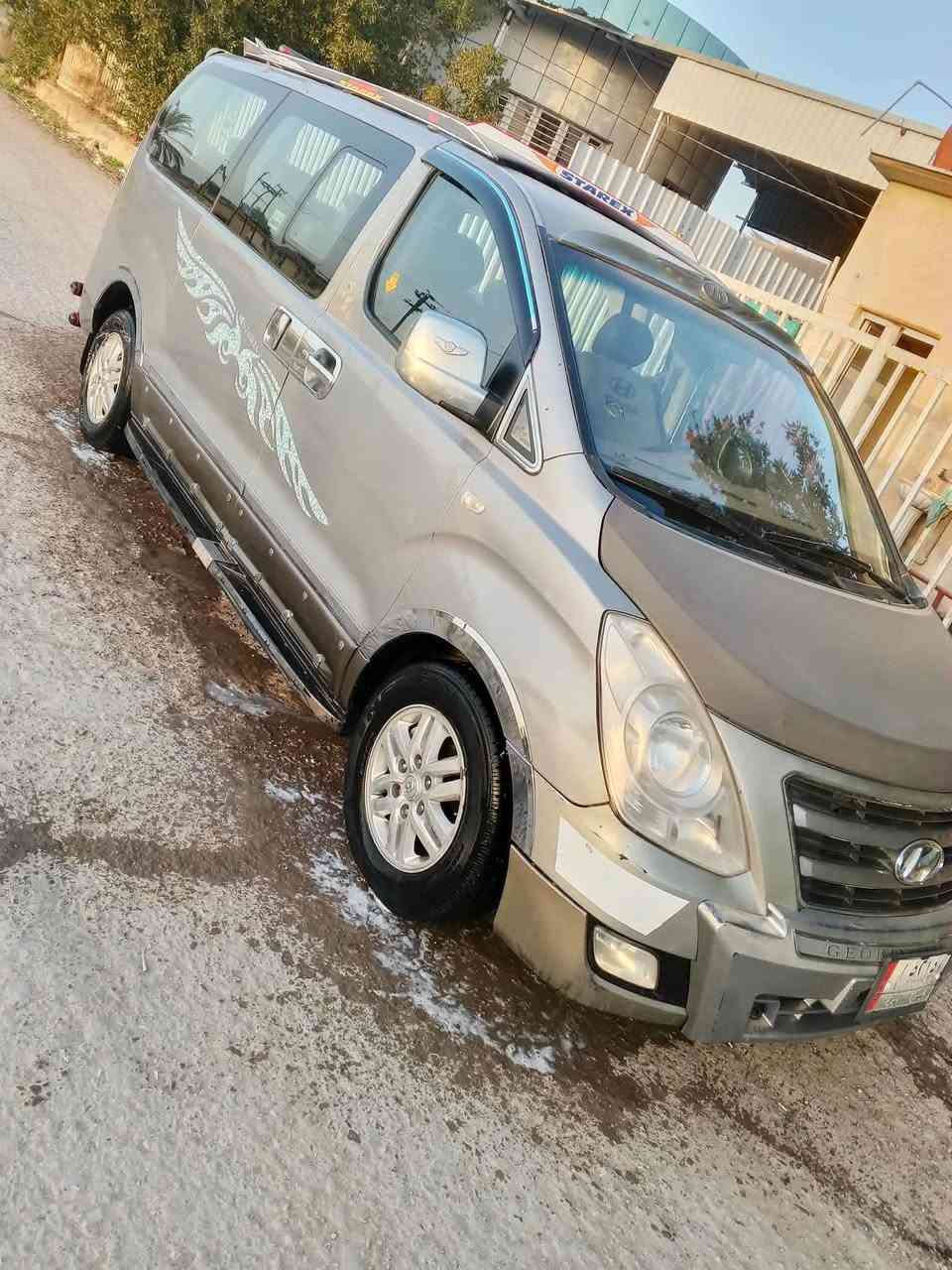 السلام عليكم ستاركس موديل 2012مسكر اصل كير عادي سياره بيهه مكانات صبغات بصيطه بدون ضربه حداديه كير اكسل تبريد ثلج سياره جاهزه المكان بابل قضاء القاسم الرقم ***********👍***********
