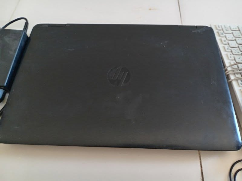 🔥 للبيع لابتوب HP ProBook 650 G2 بحالة نضافة 95% 🔥
✅ المعالج: Intel Core i5 جيل سادس 6200U
✅ الرام: 8GB
✅ التخزين: SSD 256GB سريع جدًا
✅ كرت شاشة Intel HD 520
✅ الجهاز سريع ومرتب وشغال بدون مشاكل
✅ مناسب للدراسة، الأوفيس، التصفح، البرامج والشغل اليومي.والالعاب
✅ بطارية جيدة + شاحن موجود
الجهاز استعمال نظيف جدًا، ما يحتاج أي مصروف، جاهز للاستخدام مباشرة.
✅ملحقات [ماوس وحقيبه الابتوب وكيبورد خارجي لون ابيض مميز مع شاحنه اصليه 90 واط بالاضافه تطول وياك البطاريه بالشحنه الكامله 5 ساعات 
💰 السعر: 260 ألف قابل للتفاوض للجادين
📩 المراسلة خاص للمهتم
المكان السماوه/الهلال السماوا, المثنى


**إذا كنت صاحب هذا الإعلان وتريد حذفه لأي سبب، رجاءا أرسل رسالة إلى الدعم الفني**