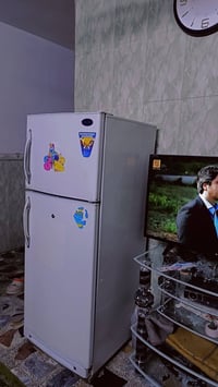 ثلاجة للبيع نظيفة واي تصليح مداخله  للشراء اتصال او واتس 07806878383
