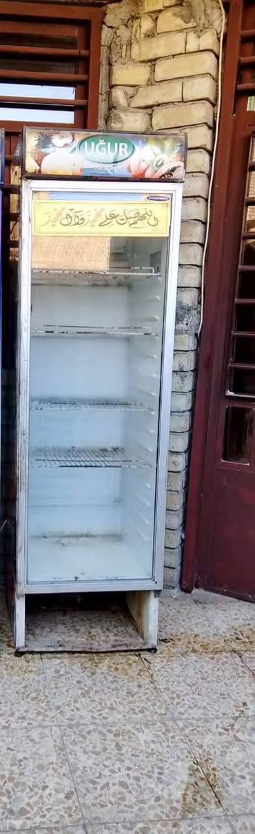 السلام عليكم غراض مطعم للبيع عارضه على ١٥٠الف وميز الامنيوم ب٥٠ وطباخ ابو العينين ب ٥٠ المكان الخطيب الزراعي بغداد رقم *********** واتساب
