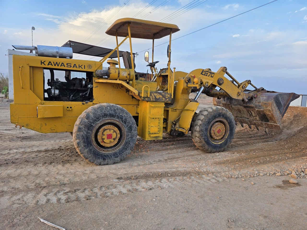 للبيع 70 عادي محرك بي جديد صينيه جديده كير تركم مكينه جاهزه مابيه كل نقص رقم واسط مشروع وطني ***********//***********
