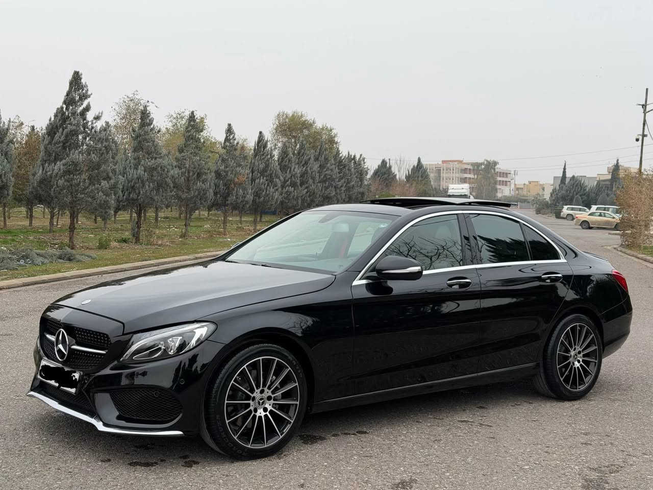 مارسدس C300 فول مواصفات AMG دوو ماوس موديل 2015  فول ماصفات كوشن جلد پانوراما كوشن خزن كوشن هيتر شاشة گه وره زور مواصفاتي تر تنها يه ك پارجه ي سبوغ بي داخلي بي ارباگ بي شوخت بي تعديل سياره كه هه تا بلئي جوانه سه نه وي هه زه هه موي تازه يه سعري 188$ كه ميك معامله ژ.م *********** أربيل, العراق
