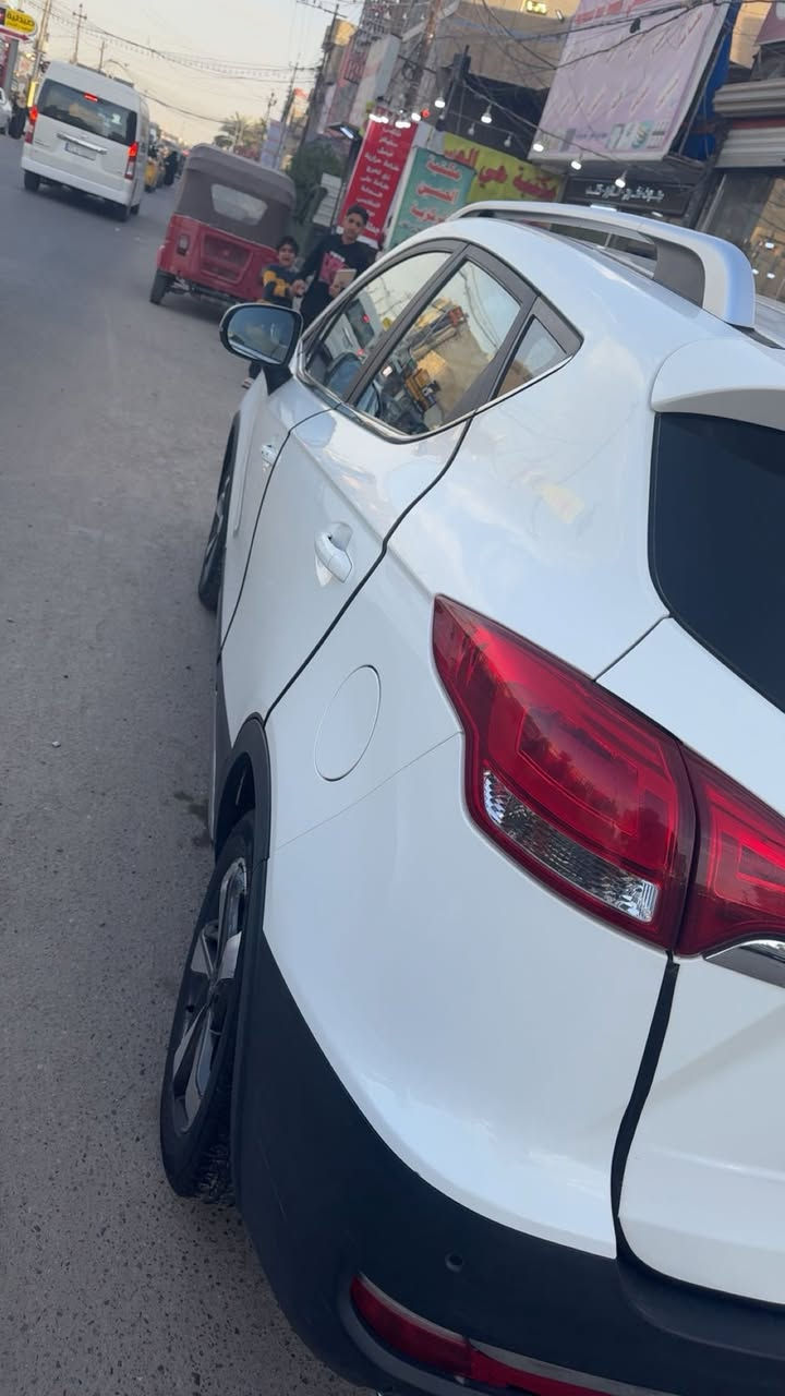 السلام عليكم جاك s3 للبيع السياره موديل 2025 فول مواصفات فتحه بصمه مري شفط ترحيب عند الاقتراب حساسات امامي خلفي كامره امامي خلفي كشن كهرباء محرك 1600 cc بيها رصعه خفيفه بل صندوك فقط الباقي مكفول ماشيه 20 الف كيلو متر رقم اربيل باسمنه  العنوان بغداد حي الجهاد ***********
