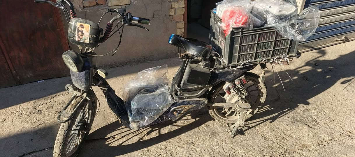 السلام عليكم دراجه شحن شوفه عينك دراجه كلها شغاله عداا الاشاير + بطاريات زينه مكاني البياع سعر 175 متواجد واتساب اتصل ***********
