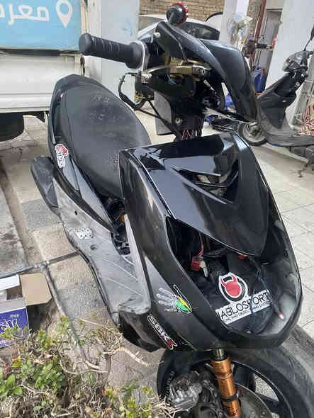 سلام عليكم فحل ياباني ٥٨ بيها قباقه كور وصدر وشمعه مكينه وستان وسلف وعنابير ثنين برمبو اصليات نقصها مازده وبكلايت 650 وبيها مجال ***********
