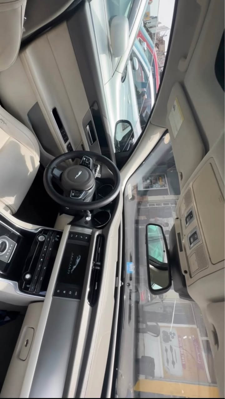 Jaguar xf 2017 103,000 mile roshtwa 
0770 992 1303 السليمانية, العراق
