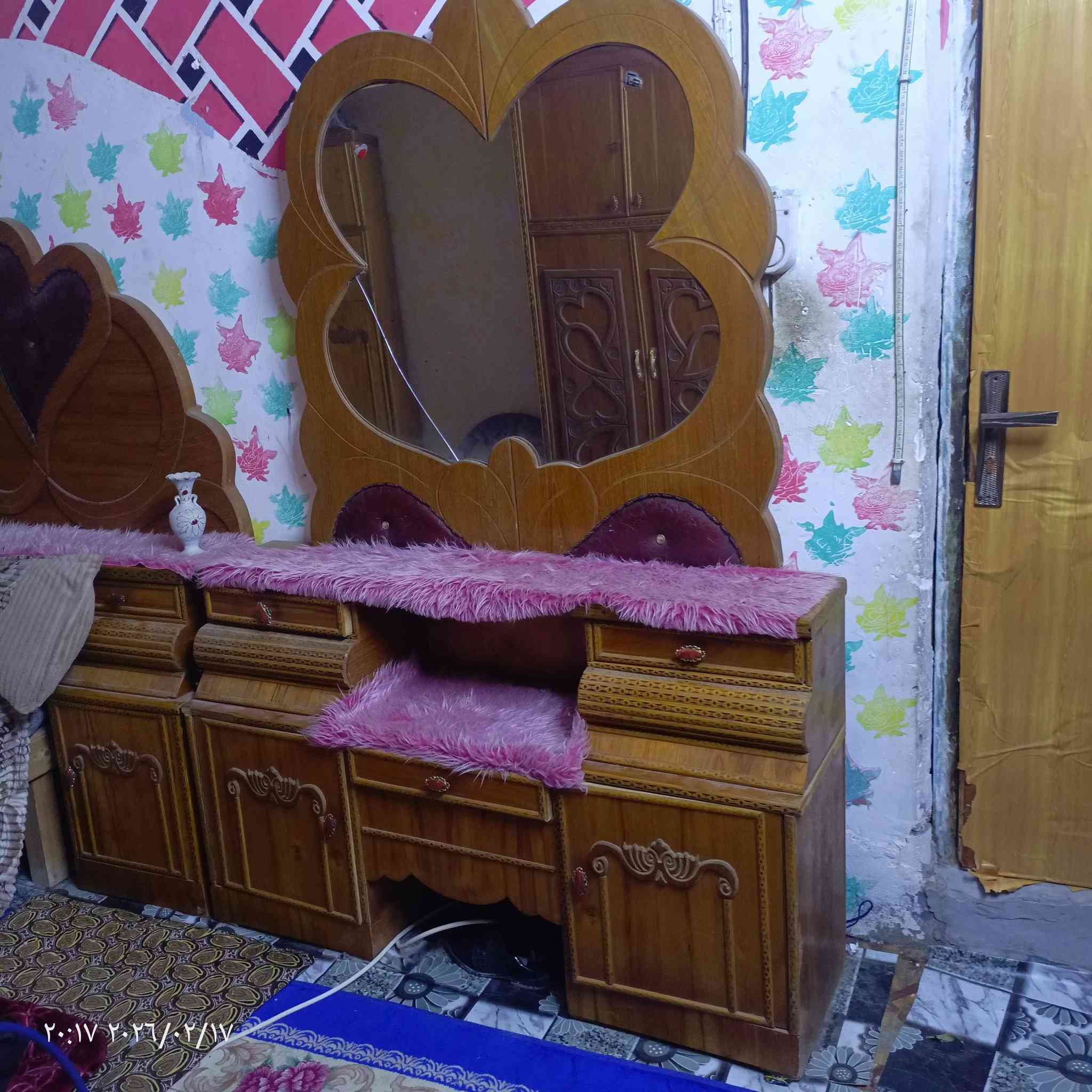 السلام عليكم عنده غرفه للبيع مستعمله معارضه 650 ***********
