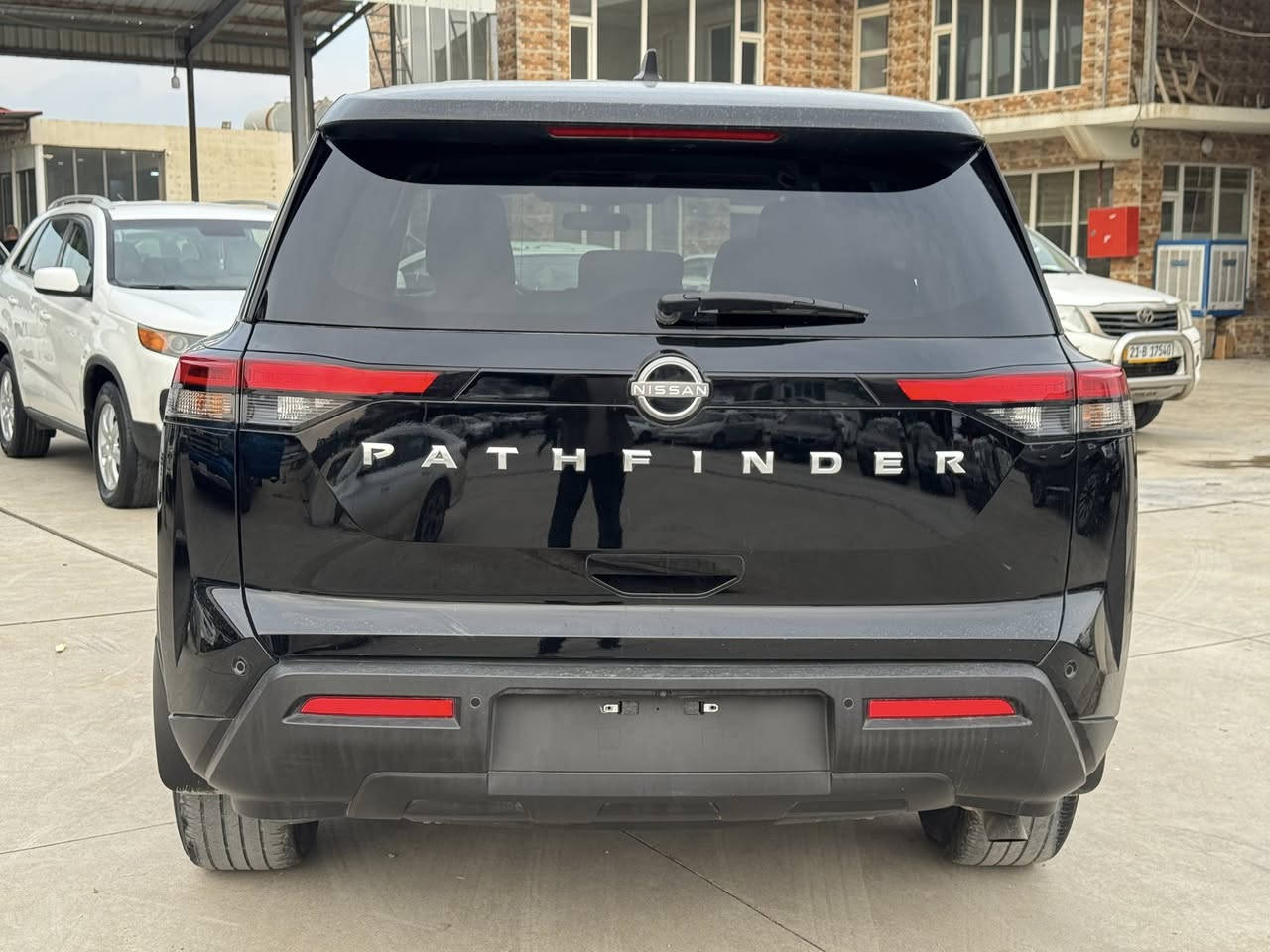 نیسان پنفاندر مودیل ٢٠٢٤ بدون سبخ مکان سلیمانیە سعر ٢٣٠
***********
