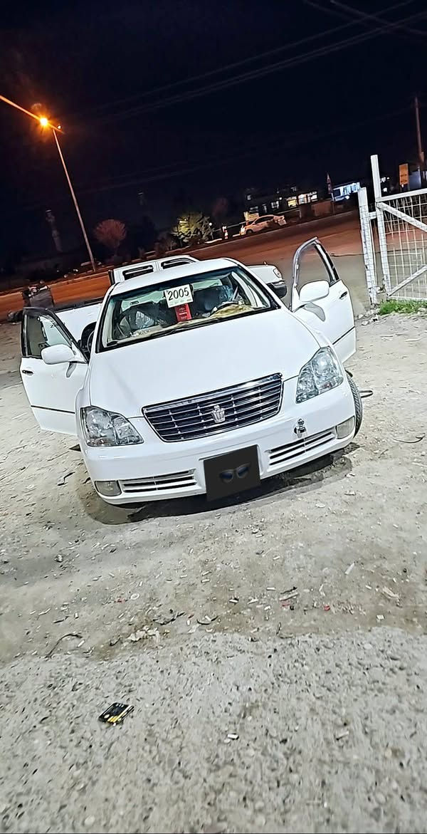 شاهینە ٢ دگمەی ناو زەرد 
١٨٢ 

***********
