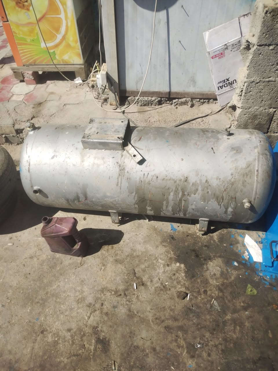 سلام عليكم بطل كمبريسر للبيع التصال على *********** بطل فارغ السعر 125 الف
