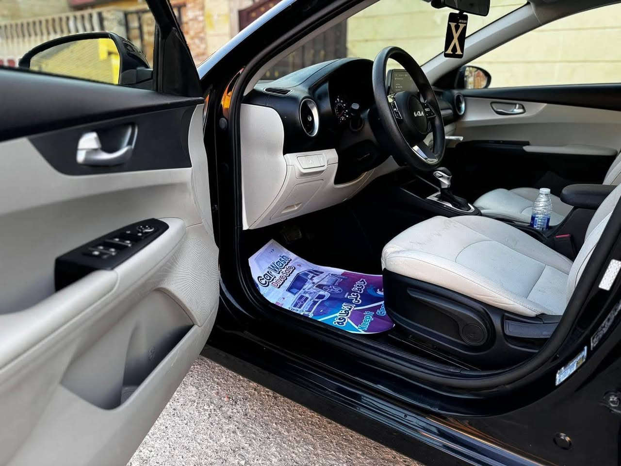 ياالله السلام عليكم  

 كيا فورتي موديل 23   حادث مثل ما موضح بصوره بيه 5 قطع تبديل محرك كيركفاله صدر تخم تاير تبريد جاهزه 

دخول جديد   رقم بغداد الدولي  
لون اسود ابو الشذرة 
 
مواصفاتها 
مكينة 2000 دوش المرغوب 
ويل كب 
متعددة انظمة القياده (ايكو .نورمال . سبورت)
رادار نظام القيادة الذكيه 
توقف تلقائي عند الاقتراب من جسم قريب 
رادار وتحديد المسار 
مانع الانزلاق مع تحديد السرعة ( الكروز) 
شاشة كبيره وسطية مع كاميرا دوارة 
شاشة عطلات 
السعر  135
مكان السياره بغداد الحسينية  للإستفسار ع هذه الرقم ***********
