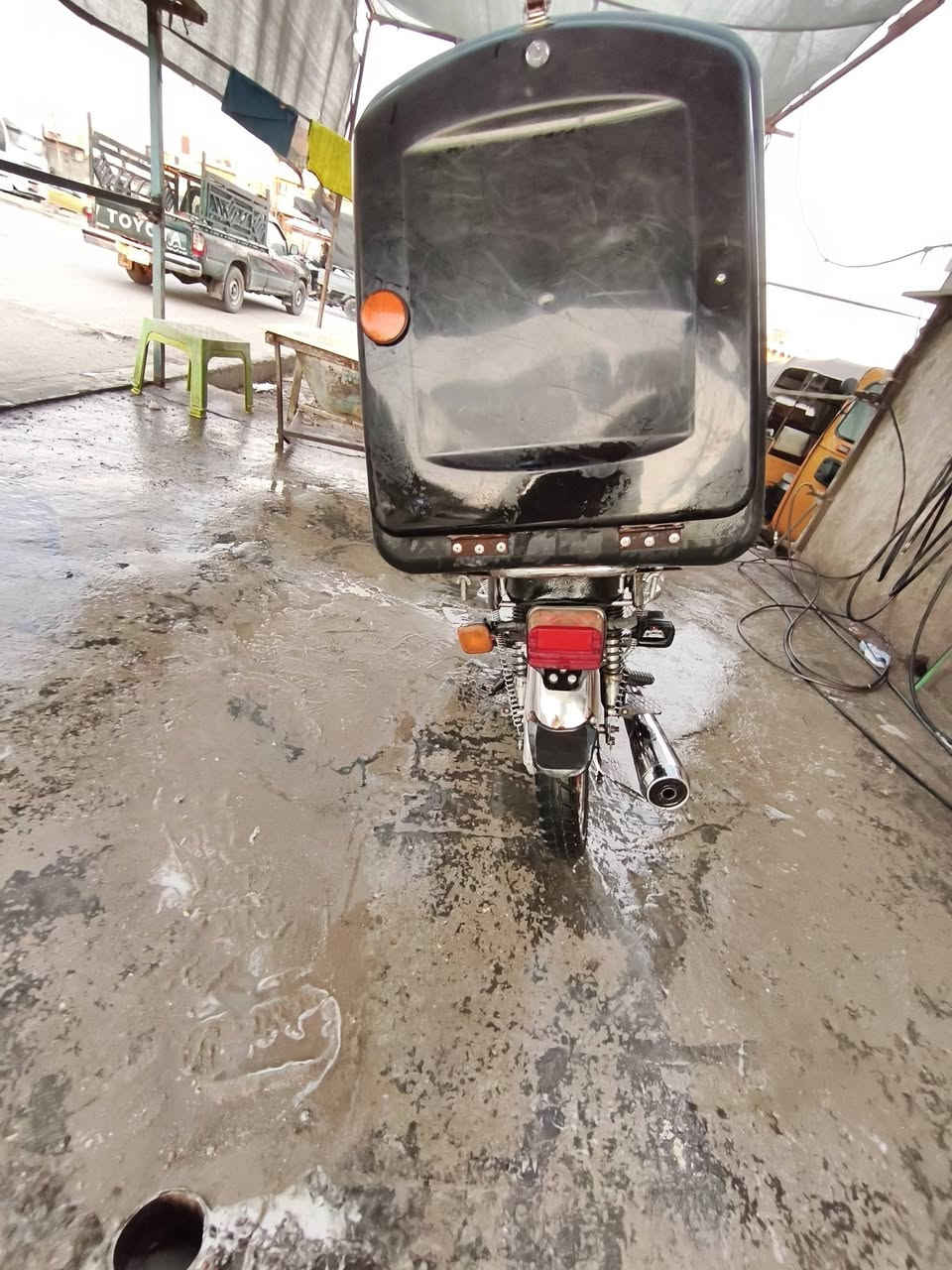 سلام عليكم سيفان مقدس دراجه تخبل ونضيفه وابيعه علا وضعيته برغي مافتح منه موديل 22 بس محدثه شغلاله سلف وهندر بكل وقت اوراق مابيه بس اكفله سرقه وعشائر وتجي تاخذهه من البيت
سبب البيع محتاج فلوس سعر 550 قفل ربع مينزل 
ولمو شراي لايتعبني رحمه لهلكم رقم ***********
