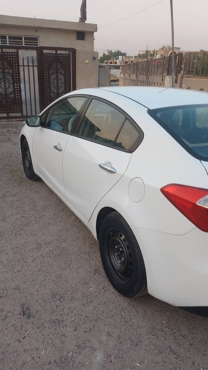 كيا سيراتو 2014 خليجي محرك 1600 دوش دكشن عالي سيارا كفالة ماعده بنيد مبدل بلاد دوسه جوه باب الصدر صبغ ع كد باب مكاني بغداد سعر 115... ***********
