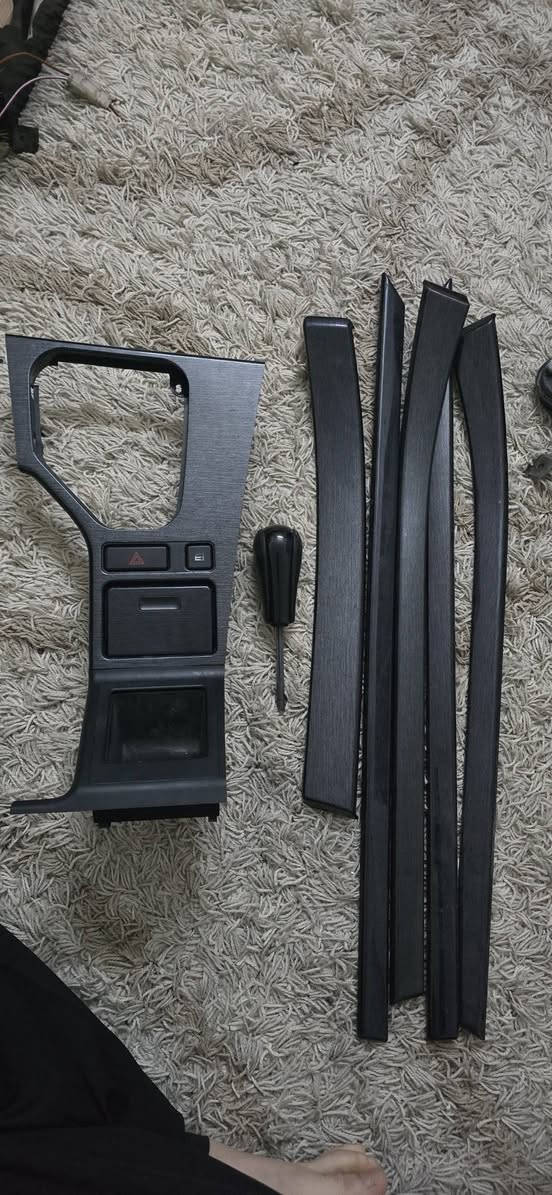 السلام العليكم  
تخم كامل ساجية ما عدا ٢ قطعة صغيرة مال داشبورد
٦٥ الف 
مكاني اربيل 
***********
واتس اب
