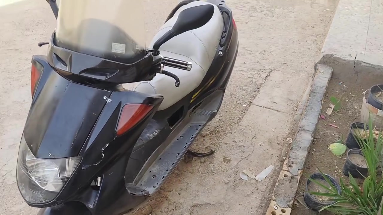 سلام عليكم  دراجه فور سايد دراجه نضيفه من كلشي مكينه مكفولة  لا نضوح لاتنقيص اشاير دبل اشاره لايت عالي ناصي هورن كله شغال دراجه نضيفه جيب فيتر وفحص  عنوان بغداد بلديات شارع مضيف سواعد رقم *********** متواجد واتساب سعر 400وبيها مجال بسيط
