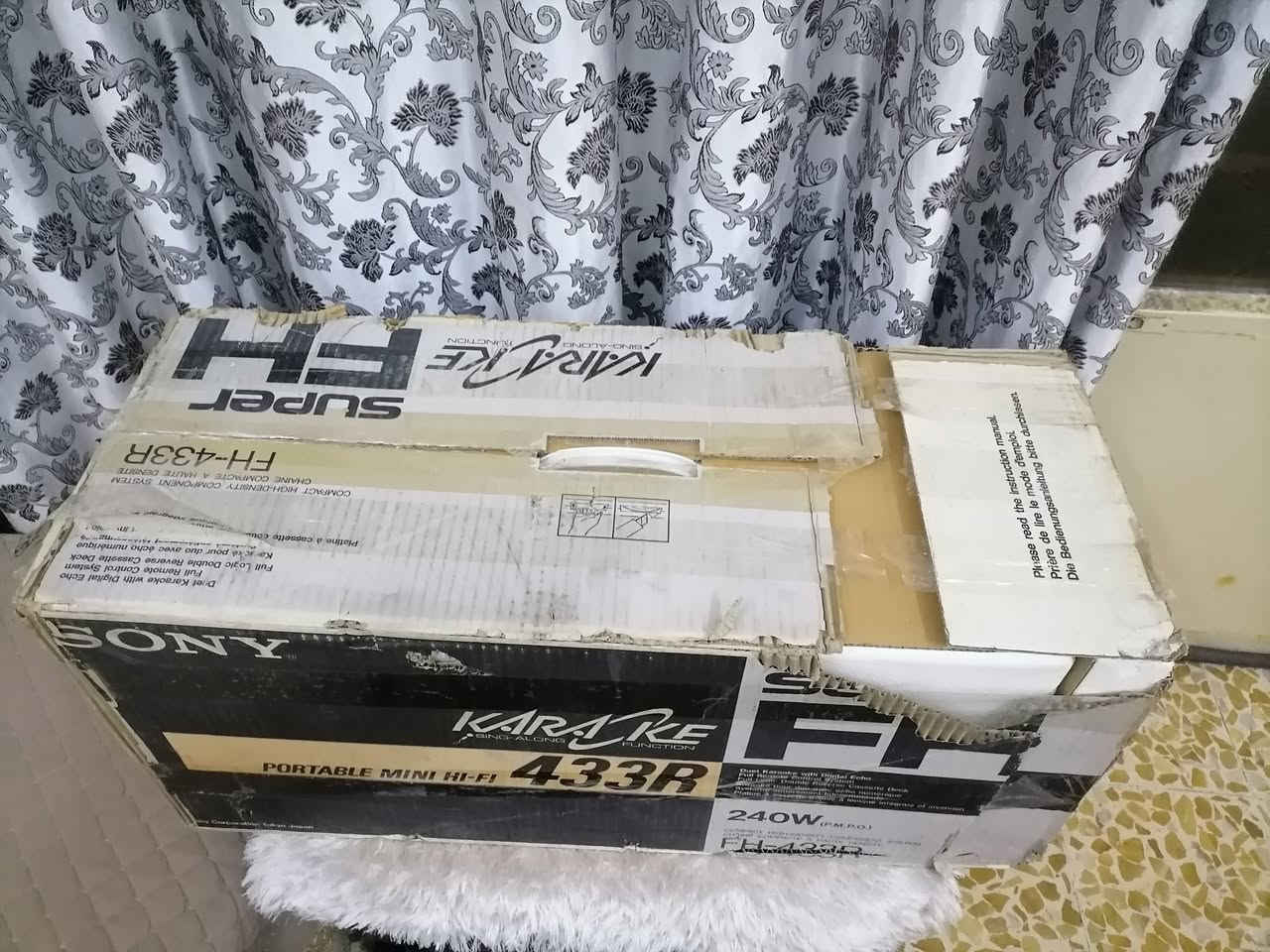 اتوفر لدينه قطعه ثانيه السلام عليكم ورحمة الله وبركاته جبنالكم تحفه فنيه من اندر النوادر مسجل سوني دبل كاسيت بل كارتون فتح لعرض التصوير فقط غير مستخدم قيد من النوادر للبيع السعر خاص مكان موصل يوجد توصيل كافه محافظة العراق وهذا رقمي *********** موجود واتساب علا هذا الرقم
