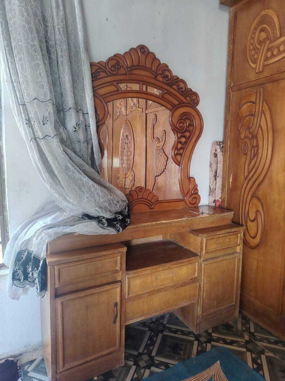 السلام عليكم 
غرفة مستعملة البيع الاتصال على رقم 
***********
