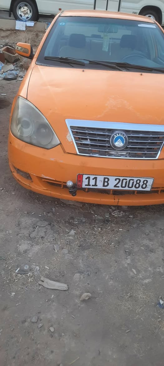سلام عليكم سياره جيلي موبل ١١جاهزه مكينه وكيرخير من لله صدر مامي خلفي نضيف كهربيات شغاله تخم تاير رقم انكليزي  عنوان بغداد الامين الثانيه *********** بي واتساب
