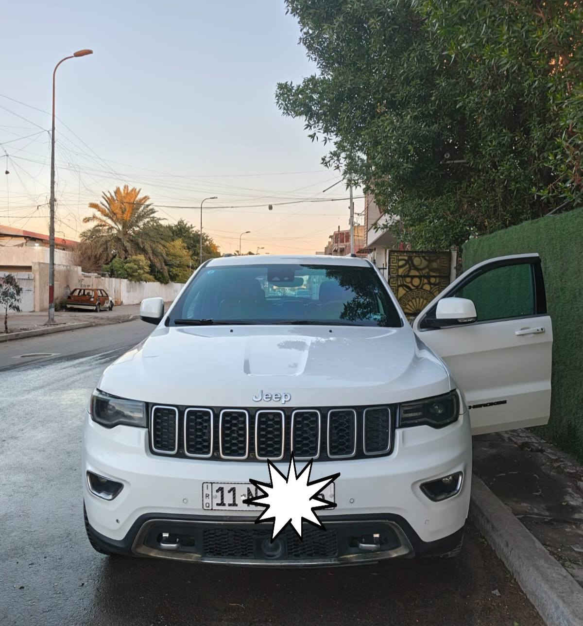 جيب 2018
 بيه قطعه وحده جاملغ الايمن 
ماشيه132 m 
سياره فول موصفات
 فأت)(25) 
دبل هوك 
رادار امامي
 بل شباك أوتو بارك 4رادارت بانوراما
 كشنات حار أمامي وخلفي
مكاني بغداد السعر 260 
***********
