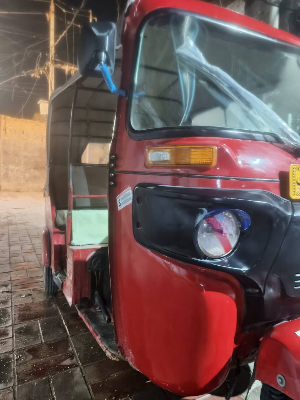 للبيع موديل 18 شهر ال 6 اوراق اصوليه 
التكتك نضيفه واحلى من الصوره
سعرها 3600 وبيها مجال مكاني طويريج 
***********
