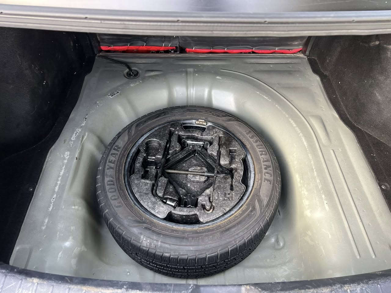 ‏سلام عليكم فورتي موديل 2021 سيارة كفالة عامة بيه بارد بل جاملغ عكس السيق  فقط   جاهزه من جميع النواحي صدر تبريد كير مكينه 2000دوش بيه سونار السياره الموقع بغداد حي العامل 
*********** 
موصفات 
1بصمه 
2توقف ذاتي 
3مثبت سرعه 
4تحديد مسار 
5كامره دواره
6تشغيل عن بعد  
باقي الموصفات المعروفه 
بدون فتحت سقف  
سعر 150بيه مجال 
رقم اربيل تحويل او وكالة
