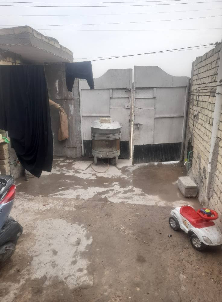 اسلام عليكم. دار البيع مساحة ١٠٠ متر طابو زراعي خدمات كاملة مجاري كهرباء تبليط قرب منطقة ابو رشاد المعوقين اتصل ***********
