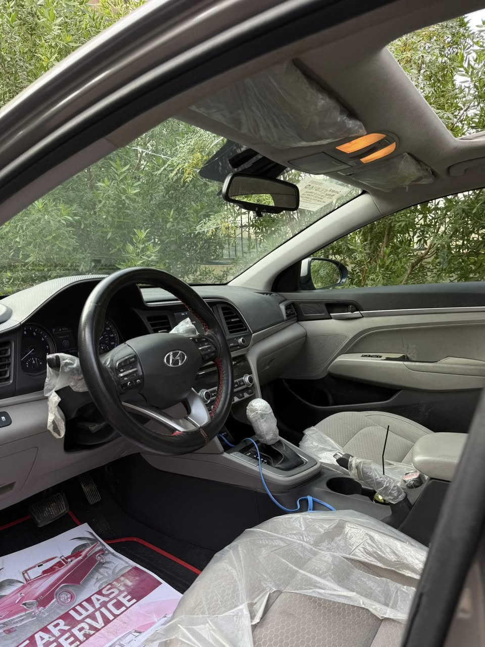 النترا2020
فول موصفات 
كشنات تدفئه
فتحة سقف
تلث انضمت سياقه
كامرا دوار 
بصمه ابواب
بدون ايرباك 
بيع مستعجل السعر 115$
السايره بيه بس كير يرادله تبديل 
***********
