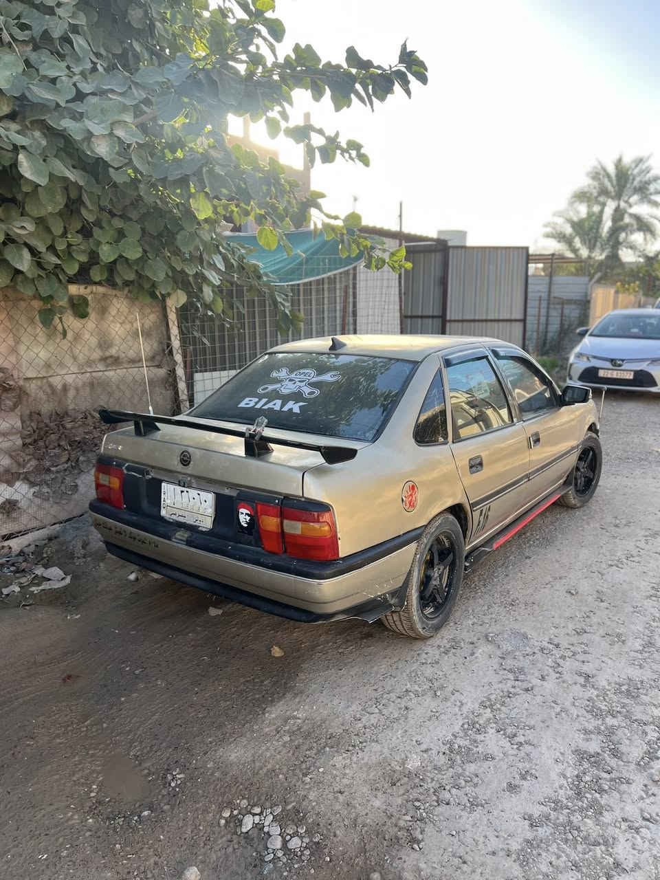 سلام عليكم     اوبل فكترا حجم 16  كيرومحرك شرط 
رقم مشروع وطني تحويل شرط 
صدر امامي خلفي جديد 
تخم تاير جديد عليها ويل ١٦ 
كهربائيات كلها شغاله
السياره كلشي ماتصرف عليها 
السعر ٣٠ للشراي   ***********
